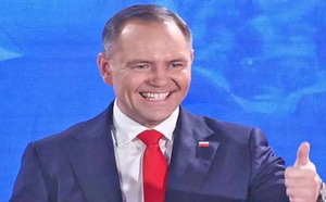 Un historien nationaliste investi président de Pologne