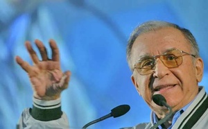Ion Iliescu,"Petit père" de la Roumanie post-communiste rattrapé par les démêlés judiciaires