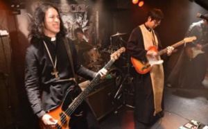 Sur le ring, pasteurs contre moines pour une joute musicale