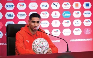 Achraf Hakimi reçoit le Trophée FIFA : "The Best Starting 11"
