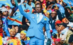 La statue vivante de Lumumba devenue icône des tribunes congolaises