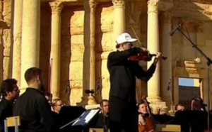 Concert d'un orchestre symphonique russe dans l'amphithéâtre de Palmyre en Syrie