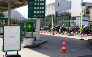 Le gouvernement Valls décidé à mettre fin aux blocages des raffineries et dépôts