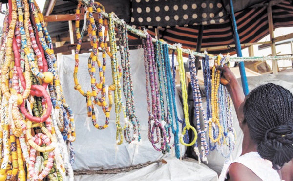 La tradition ancestrale des perles revient à la mode au Togo