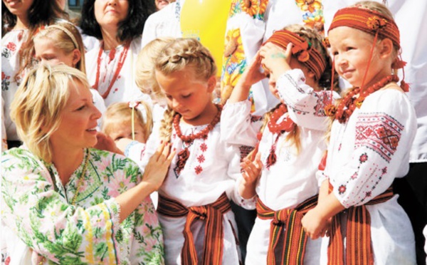 La chemise brodée ukrainienne à la conquête de la mode