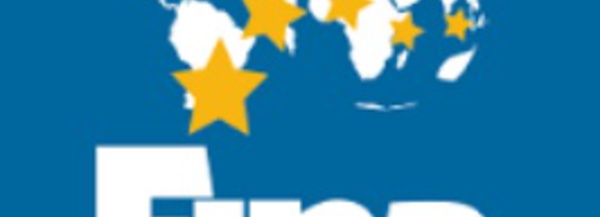 Démission de trois membres de la FINA après la participation des nageurs russes aux JO