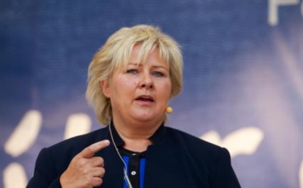 Insolite : La Première ministre chasse le Pokémon