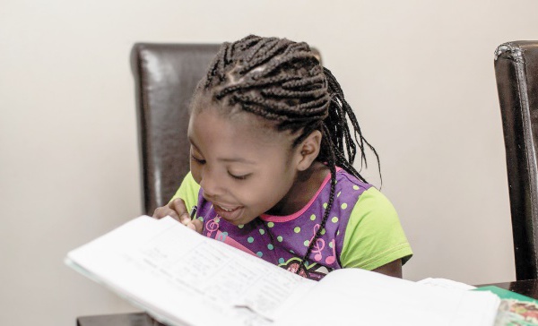 Michelle, l'auteure sud-africaine de 7 ans qui fait rêver les enfants