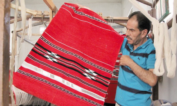 Privés de laine, les artisans de Syrie abandonnent leur métier à tisser
