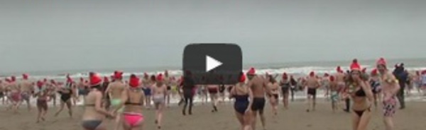 Des milliers de fêtards hollandais se jettent à l’eau