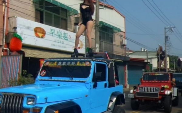 Insolite : Pole dance
