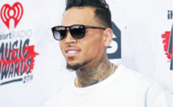 Chris Brown de nouveau accusé de violences conjugales