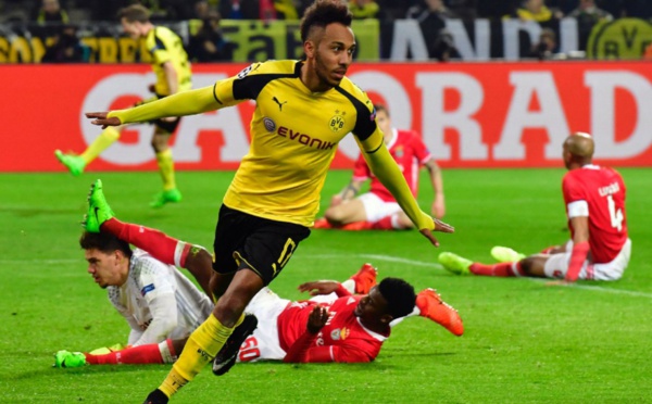 Dortmund en quarts grâce  à un triplé d'Aubameyang