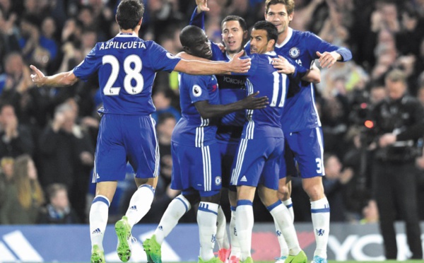 Chelsea trop fort, Liverpool craque