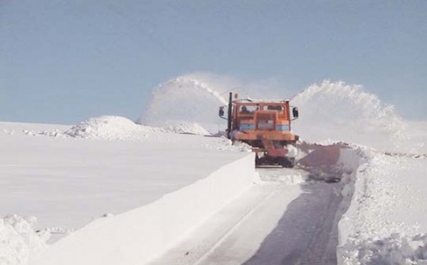 Plusieurs régions paralysées par la neige