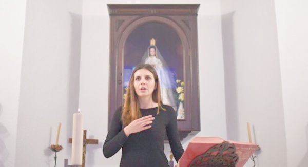Dans les églises portugaises, les femmes aussi montent à l'autel
