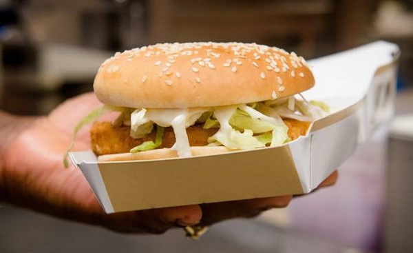 Insolite : A 8 ans, il conduit le van de son père... pour un burger