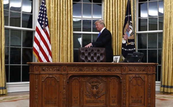 Insolite :  Le bouton «Spécial Coca» de Donald Trump dans le bureau ovale