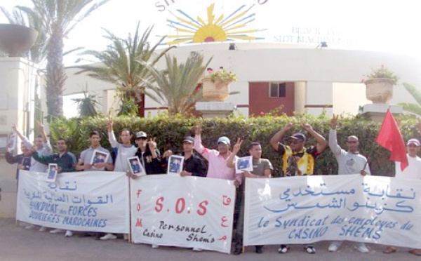 Les salariés en grève à la suite du licenciement de trois syndicalistes : La roulette russe du casino Shems