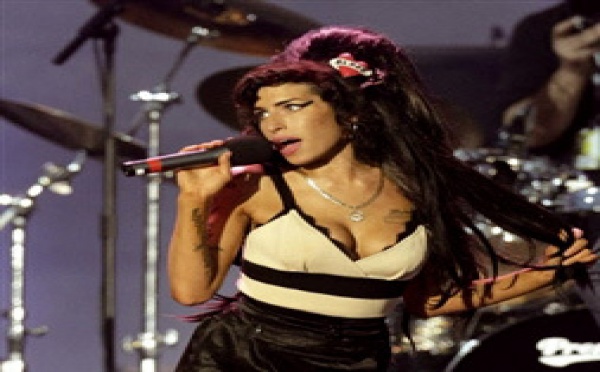 Amy Winehouse rejetée par sa maison de disque