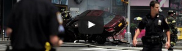 1 mort et 12 blessés : Une voiture fonce sur des pétons à Times Square à New York