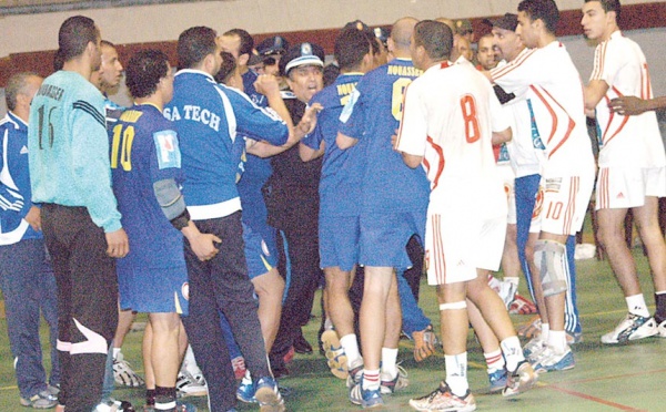 Gros soucis pour petite balle : Le handball national dans de beaux draps