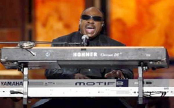 Clôture en toute beauté avec Stevie Wonder et Alicia Keys : Les belles notes du roi de la soul