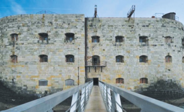 Fort Boyard, un monument historique sauvé des eaux par la télévision