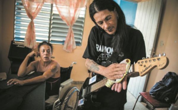 Rock et sida, la vie du dernier “friki” cubain qui s'est inoculé le VIH