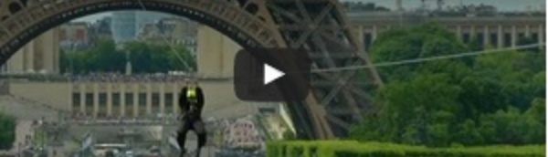 La tyrolienne de la Tour Eiffel
