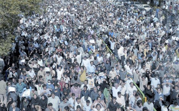 Coups de feu au rassemblement pro-Moussavi à Téhéran : L’Iran vit sa plus grande crise depuis la révolution