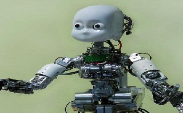 Icub : le petit robot qui devient humain