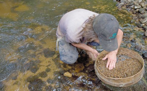 Et au milieu d'une rivière française coulent des saphirs