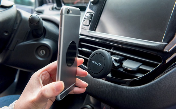 Automobile: Cinq accessoires pour  que votre smartphone tienne la route