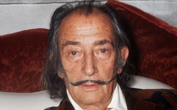 Insolite : La moustache  de Dali