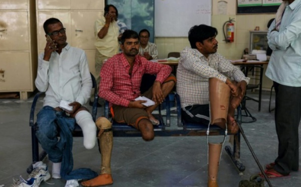 En Inde, des prothèses bon marché remettent les amputés sur pied