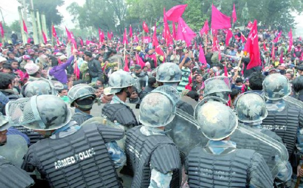 Népal : Manifestation massive de maoïstes à Katmandou
