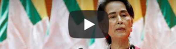 Aung San Suu Kyi sort de son silence