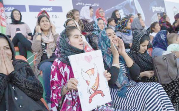 Des Afghanes déchaînées dans les gradins du foot