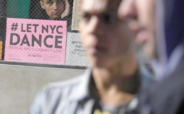 Une vieille loi interdisant la danse bride les nuits new-yorkaises