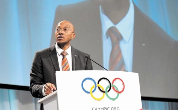 Mis en examen pour corruption, le CIO suspend Fredericks