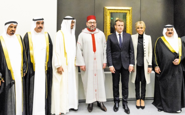 S.M le Roi prend part à la cérémonie d'ouverture du Louvre Abou Dhabi