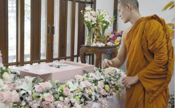 Funérailles bouddhistes pour les animaux en Thaïlande