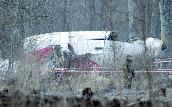Kaczynski et d’autres hauts responsables ont péri dans un accident d’avion en Russie : La Pologne sous le choc après la mort de son Président