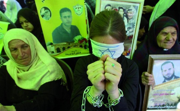 Le Hamas et le Fatah célèbrent ensemble la Journée du prisonnier palestinien : Les nouvelles règles de résidence en Cisjordanie dénoncées