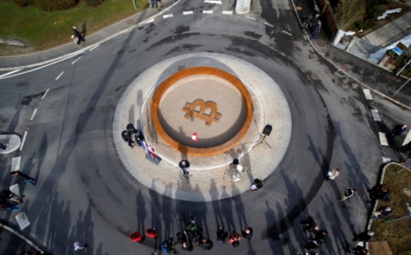 Insolite : Un rond-point dédié au bitcoin