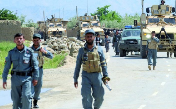 Un à deux soldats de la coalition internationale meurent chaque jour depuis l’été 2009 : Les talibans attaquent la plus grande base de l’Otan en Afghanistan
