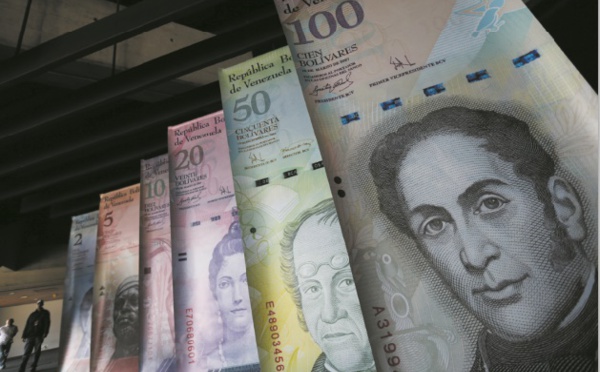 La hausse du salaire minimum au Venezuela, une baguette magique ?
