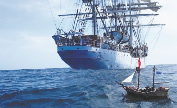 Un bateau Playmobil conçu par deux enfants écossais réussit un improbable tour du monde