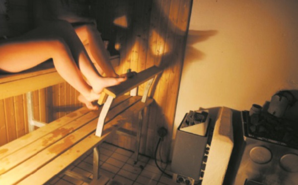 Se rendre régulièrement au sauna réduirait les risques d’infarctus